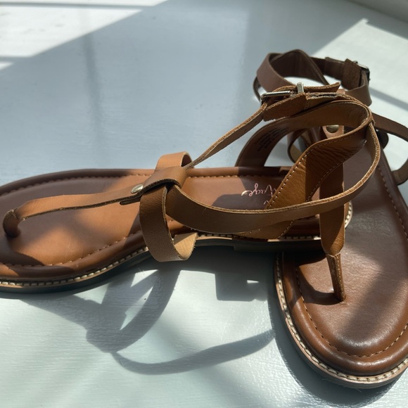 Crown vintage size 8 sandals - Picture 5 of 7